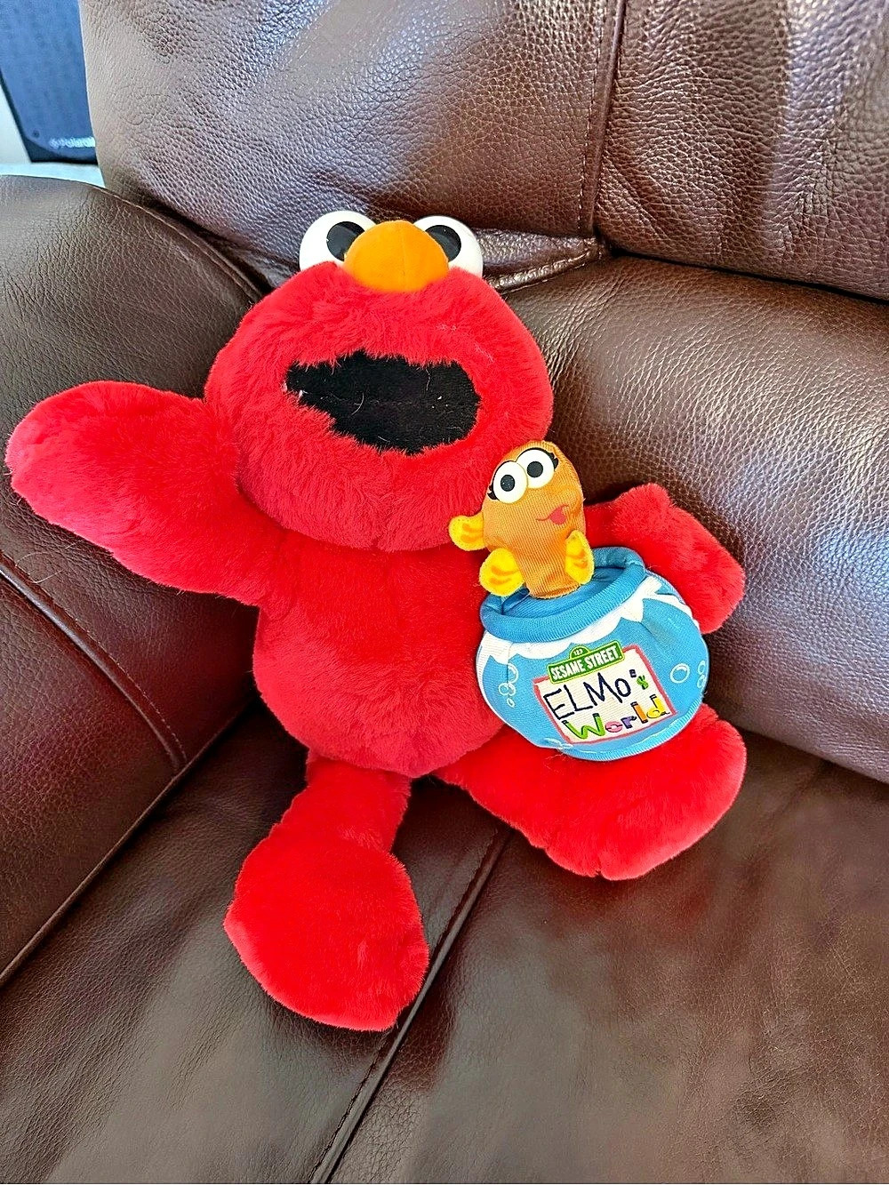 Fisher-Price Elmo's World Elmo and Dorothy Plush Elmo Plush Toy with Interactive